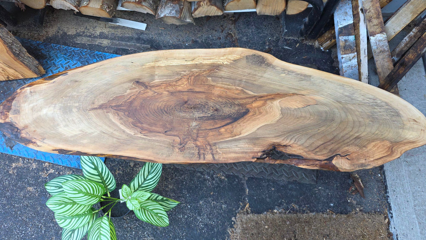 Pièce unique en érable pour table à café ou étagère ou console en bois