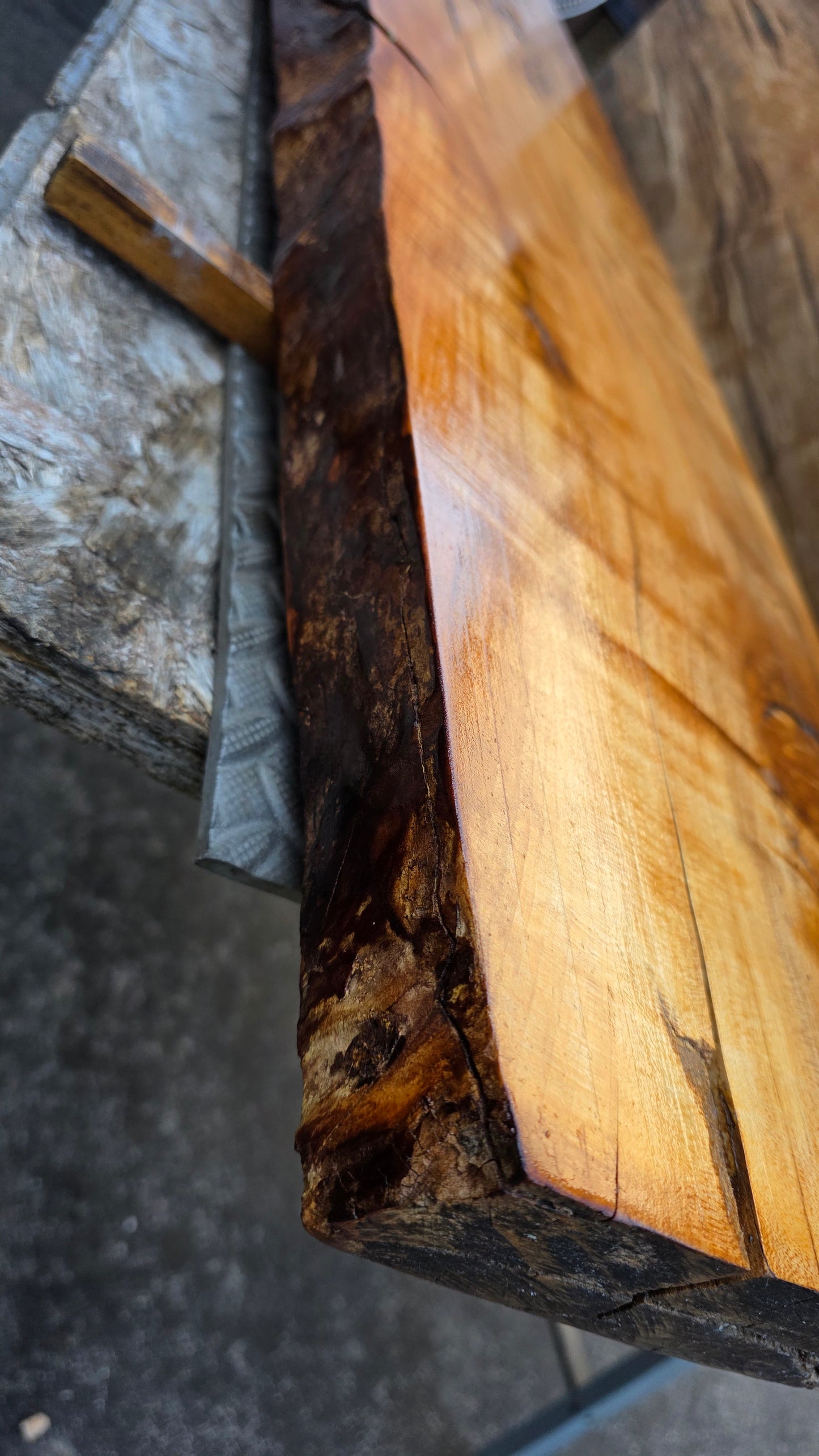 Slab en érable local pour faire une console/étagère