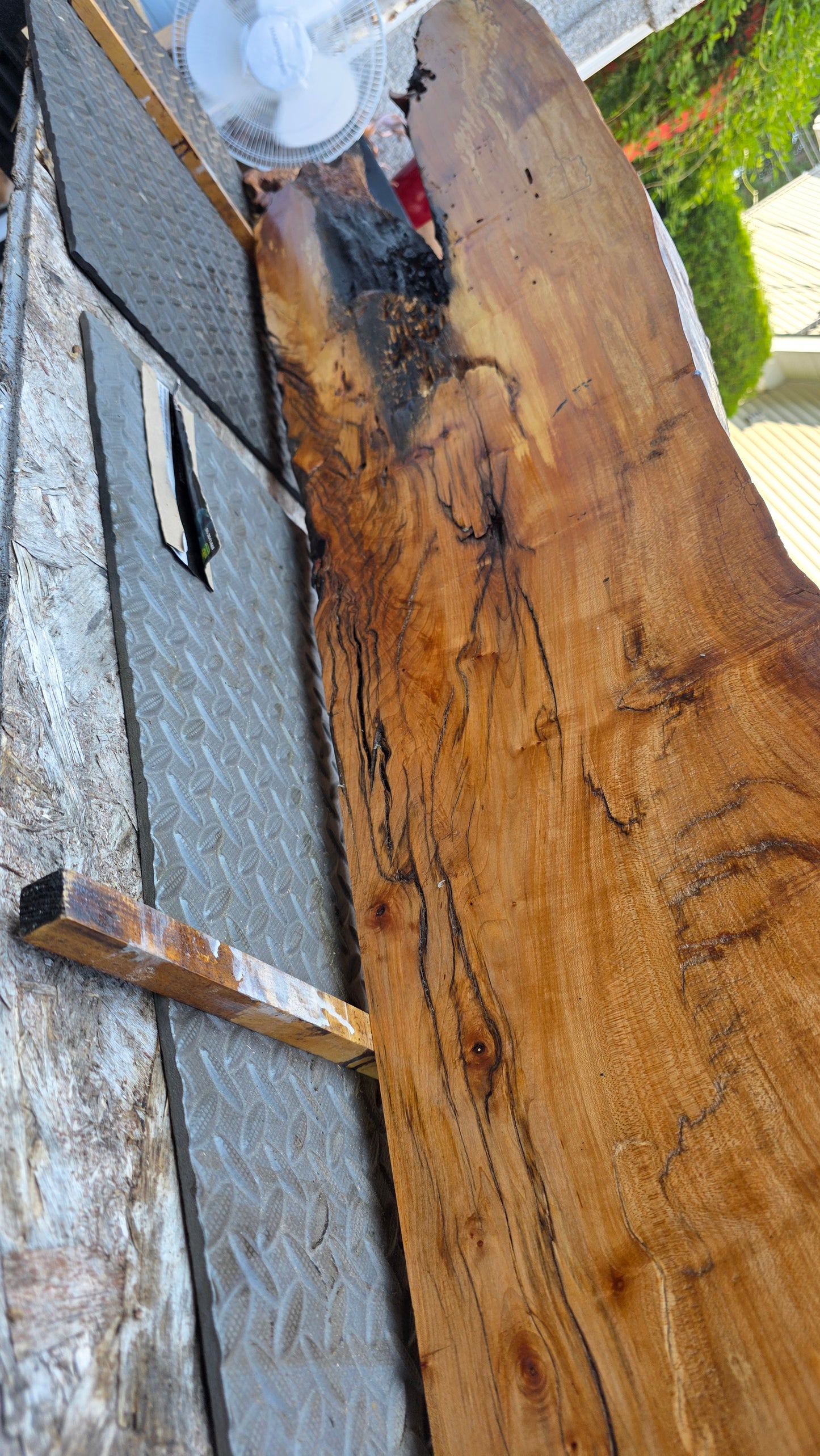 Slab en érable local pour faire une console/étagère